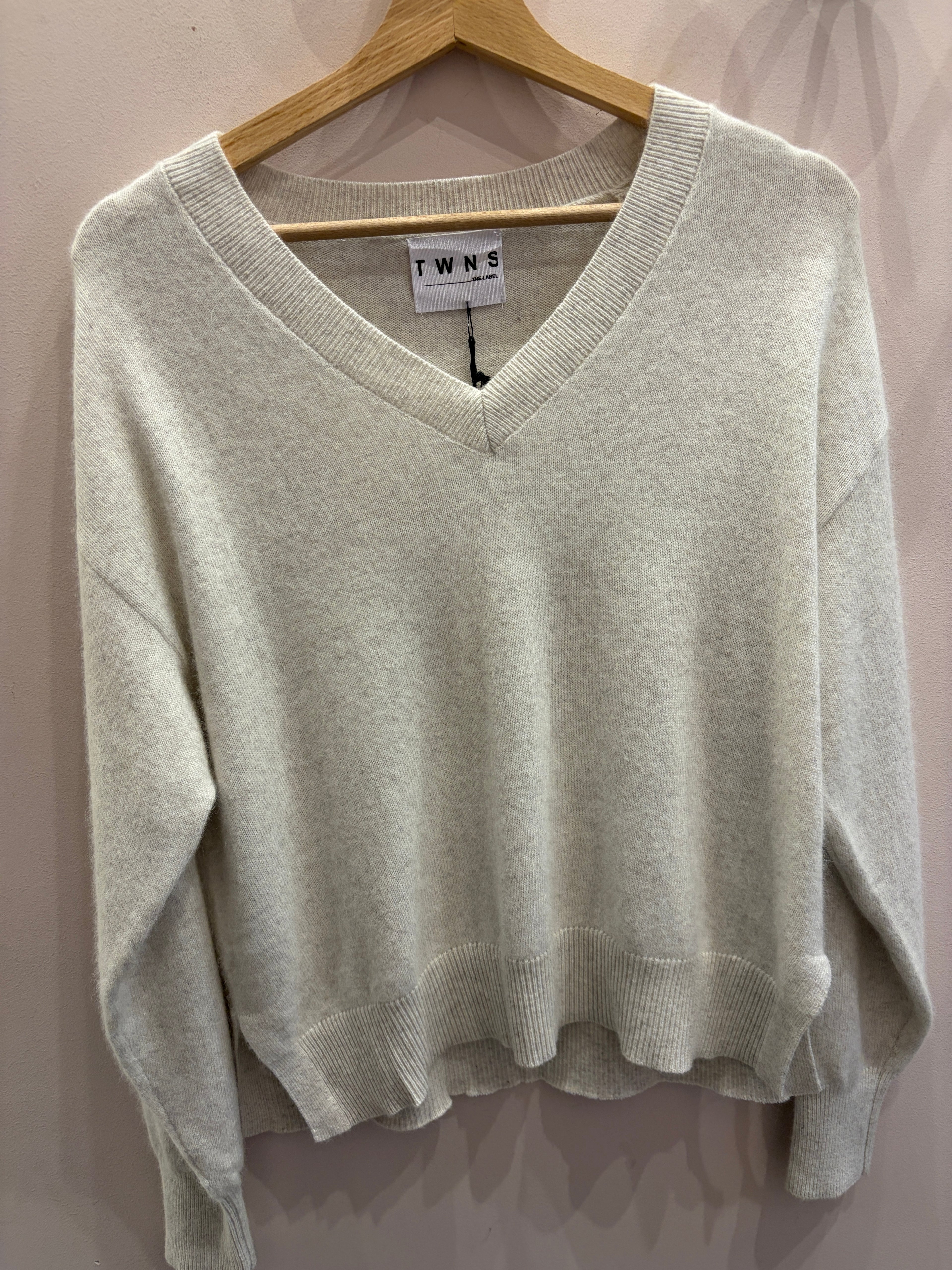 Pull Boulder Twins the label